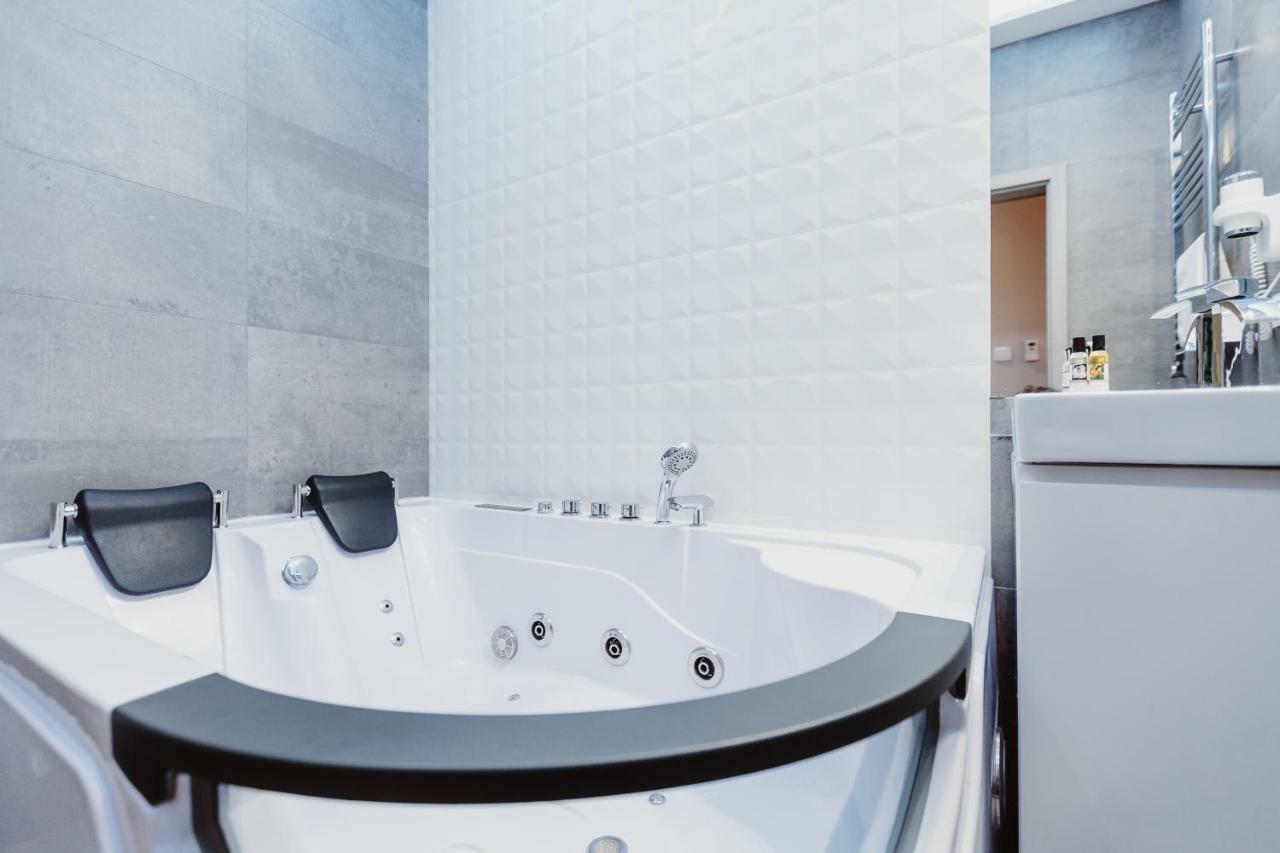 Leo Apartments Main Square Krakow Ngoại thất bức ảnh